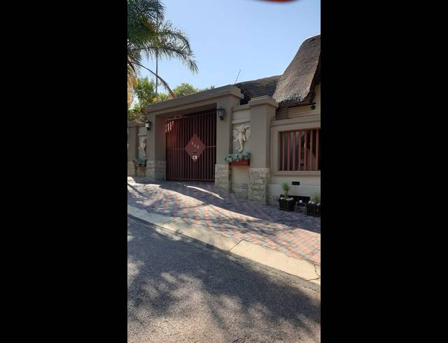 3 BEDROOM FREEHOLD SOLD IN WONDERBOOM SOUTH